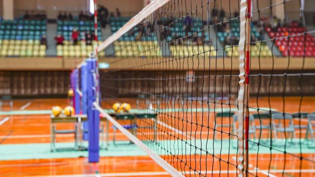 Jakie małe gry wyróżniamy w siatkówce? Odkryj ich zalety i zasady Jakie małe gry wyróżniamy w siatkówce? Odkryj ich zalety i zasady