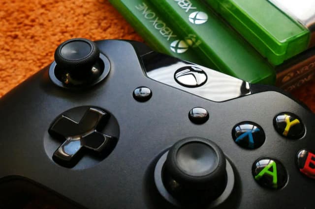 Dla kogo wciąż jest Xbox Series S? Określamy profil gracza, dla którego używana konsola Microsoftu to strzał w dziesiątkę Dla kogo wciąż jest Xbox Series S? Określamy profil gracza, dla którego używana konsola Microsoftu to strzał w dziesiątkę